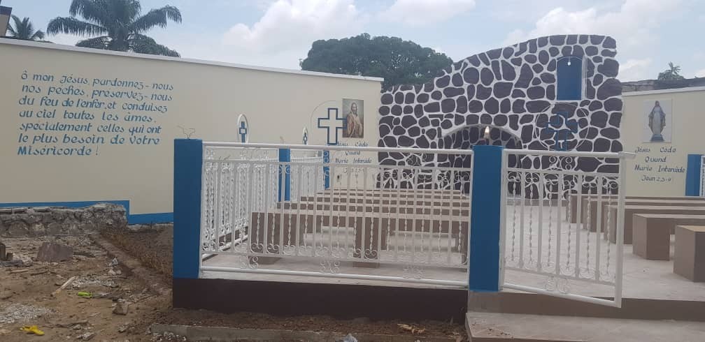 Grotte mariale de la Maison Diocésaine de Kinshasa